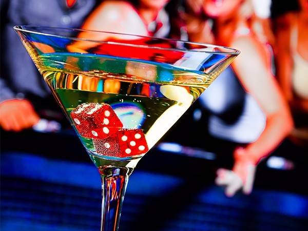 Where do you stand a better chance – online or in land-based casinos